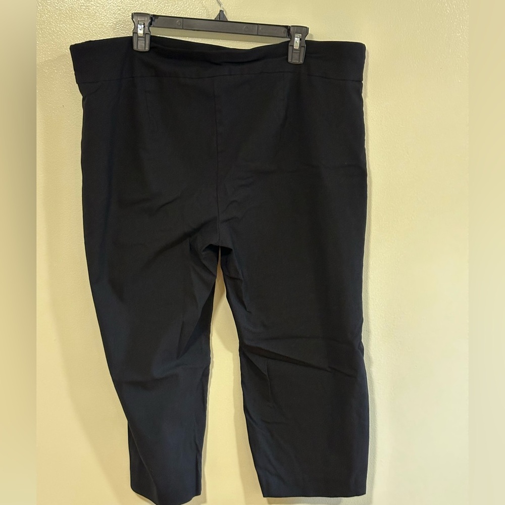 Alfani Women's Black Capris - Picture 3 of 5